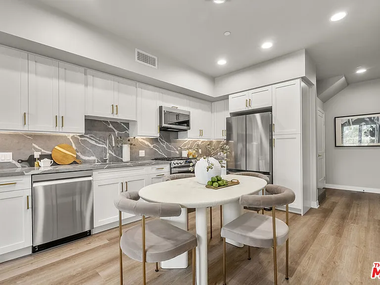 7428 Santa Monica Blvd #301 — Photo 4