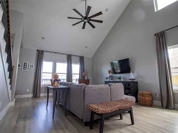 4th image of 809 Todville Rd