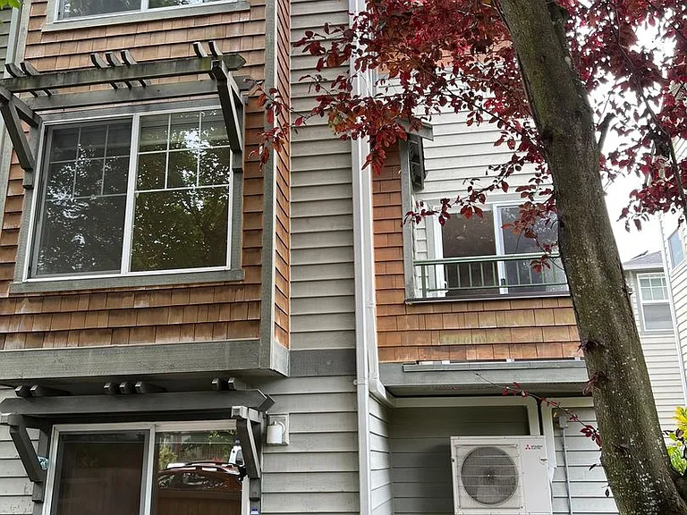 2645 B NW #57 — Photo 2