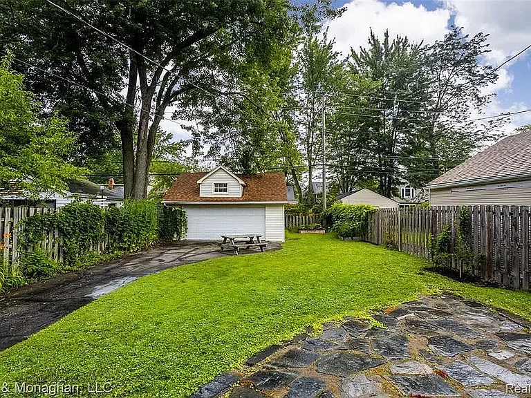 1308 Hampton Rd — Photo 35