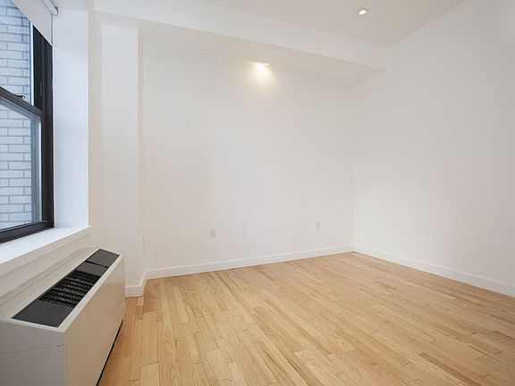 5th image of 20 Pine St Ph 12