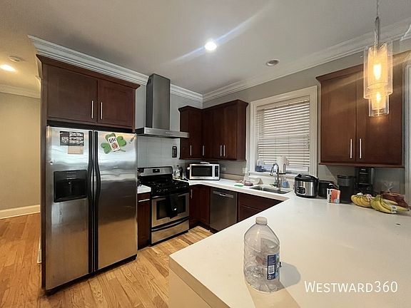 2nd image of 3718 N Wilton Ave APT 1