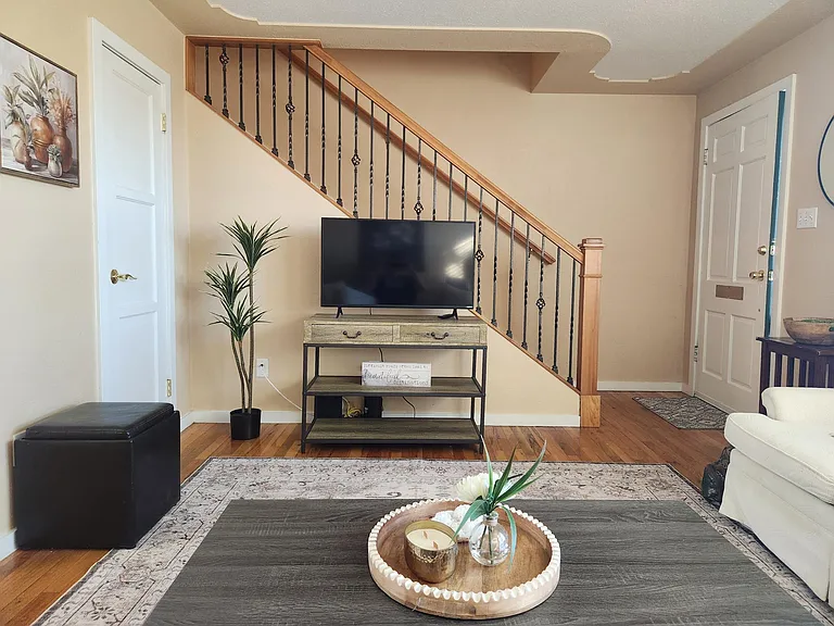 3509 Hynds Blvd — Photo 3