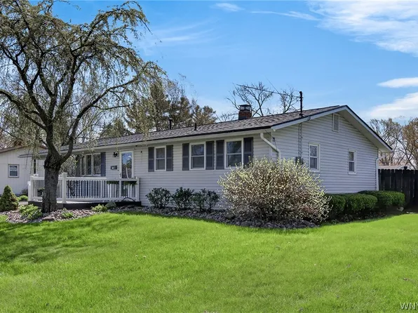 545 Northfield Dr, Youngstown, NY 14174