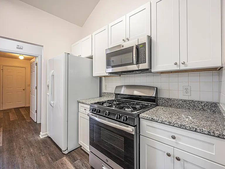 2285 Shady Oaks Dr — Photo 13