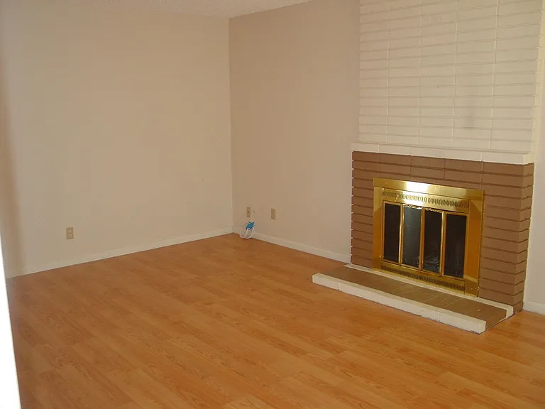 9952 Vanguard Dr — Photo 3