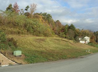 106 Crystal Dr, Indiana, PA 15701