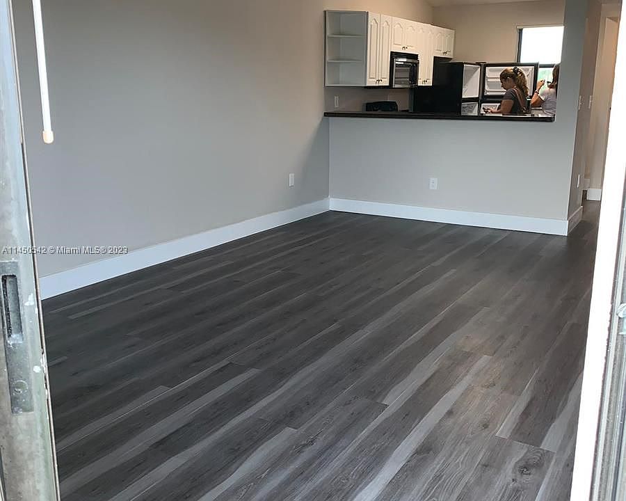 1st image of 9869 Nob Hill Ln #9869