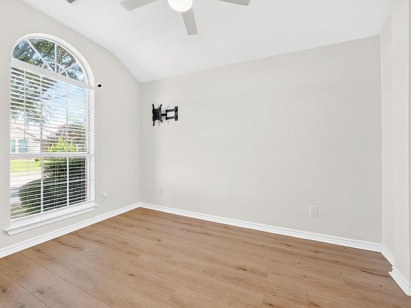 3rd image of 7606 Harbor Dr