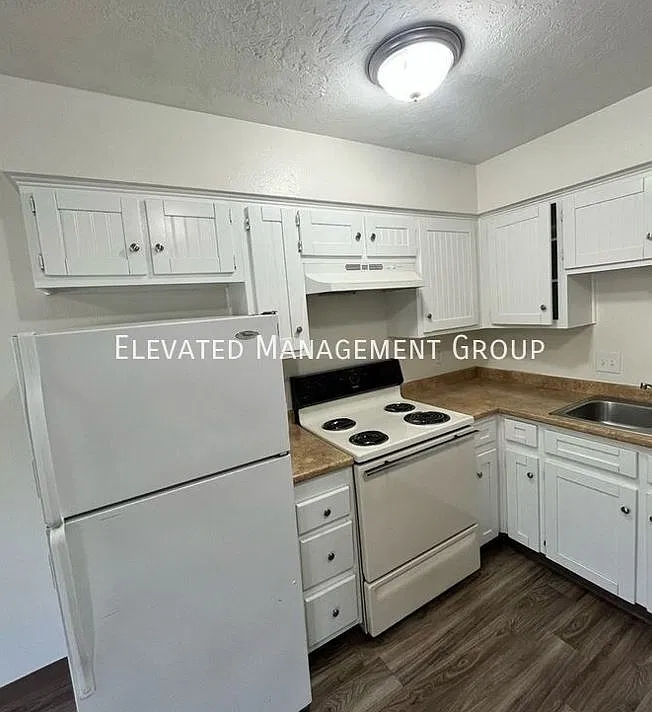 Marble Ave Apartments — Photo 3