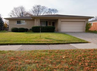 30223 Woodhouse Dr, Warren, MI 48092