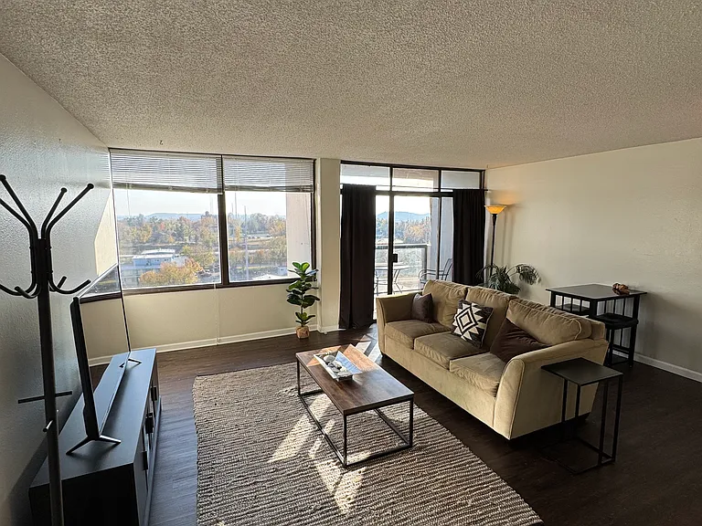 450 W 7th St #907 — Photo 1