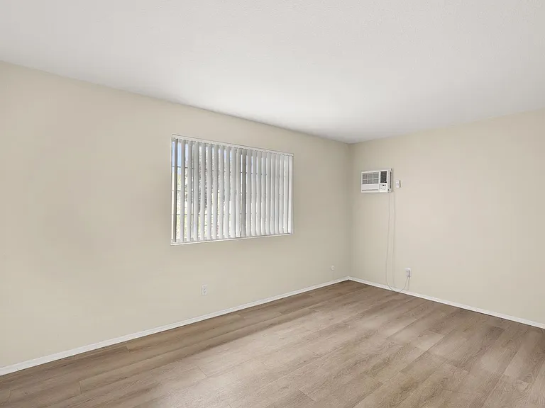 Applewood Apartments — Photo 91
