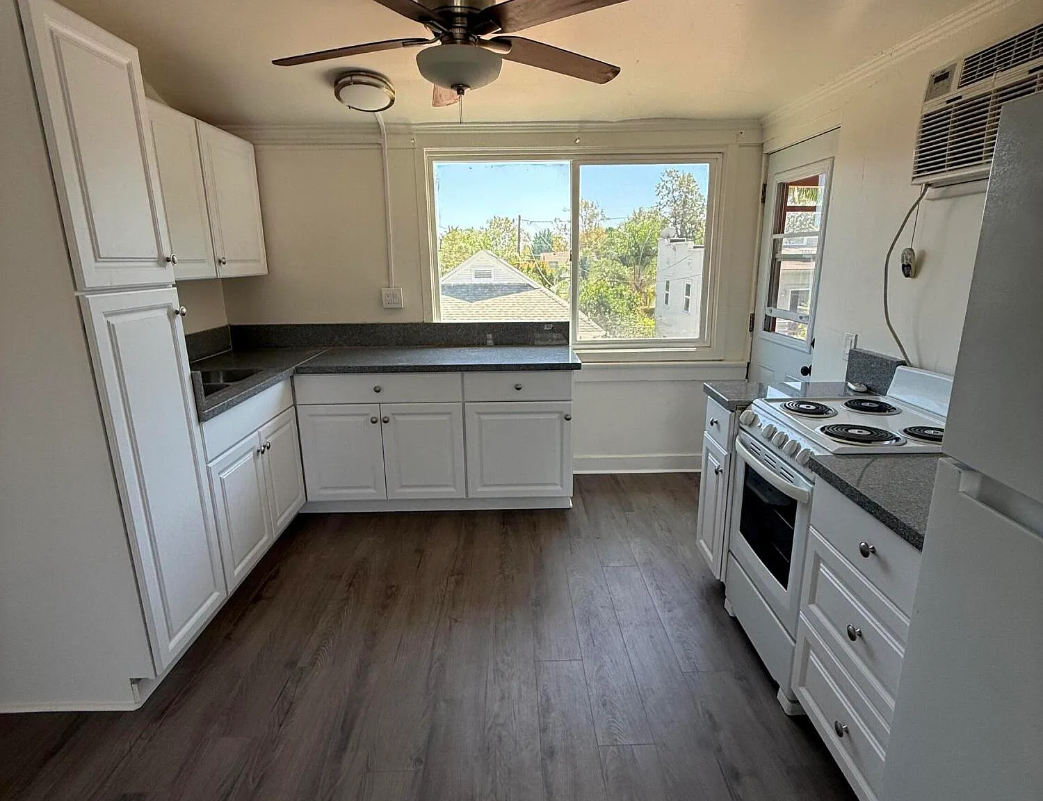 1 bed, 1.0 bath, $2,900 — Photo 1