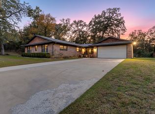 153 Circle Dr, Denison, TX 75021