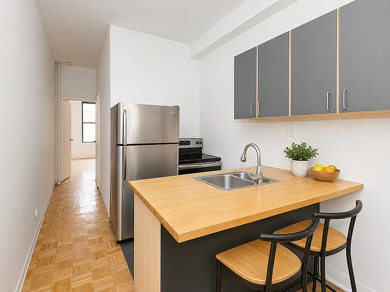 297 Troutman St #2L — Photo 2