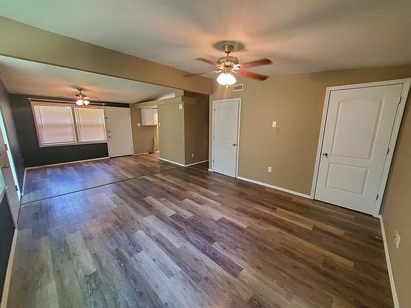 2nd image of 960 Robinwood Dr