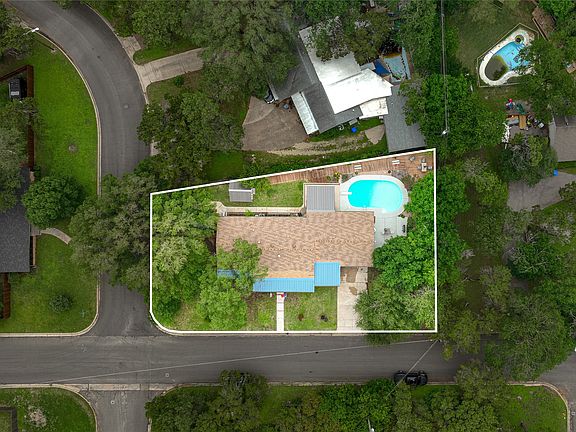 4th image of 2200 Gregory Ln