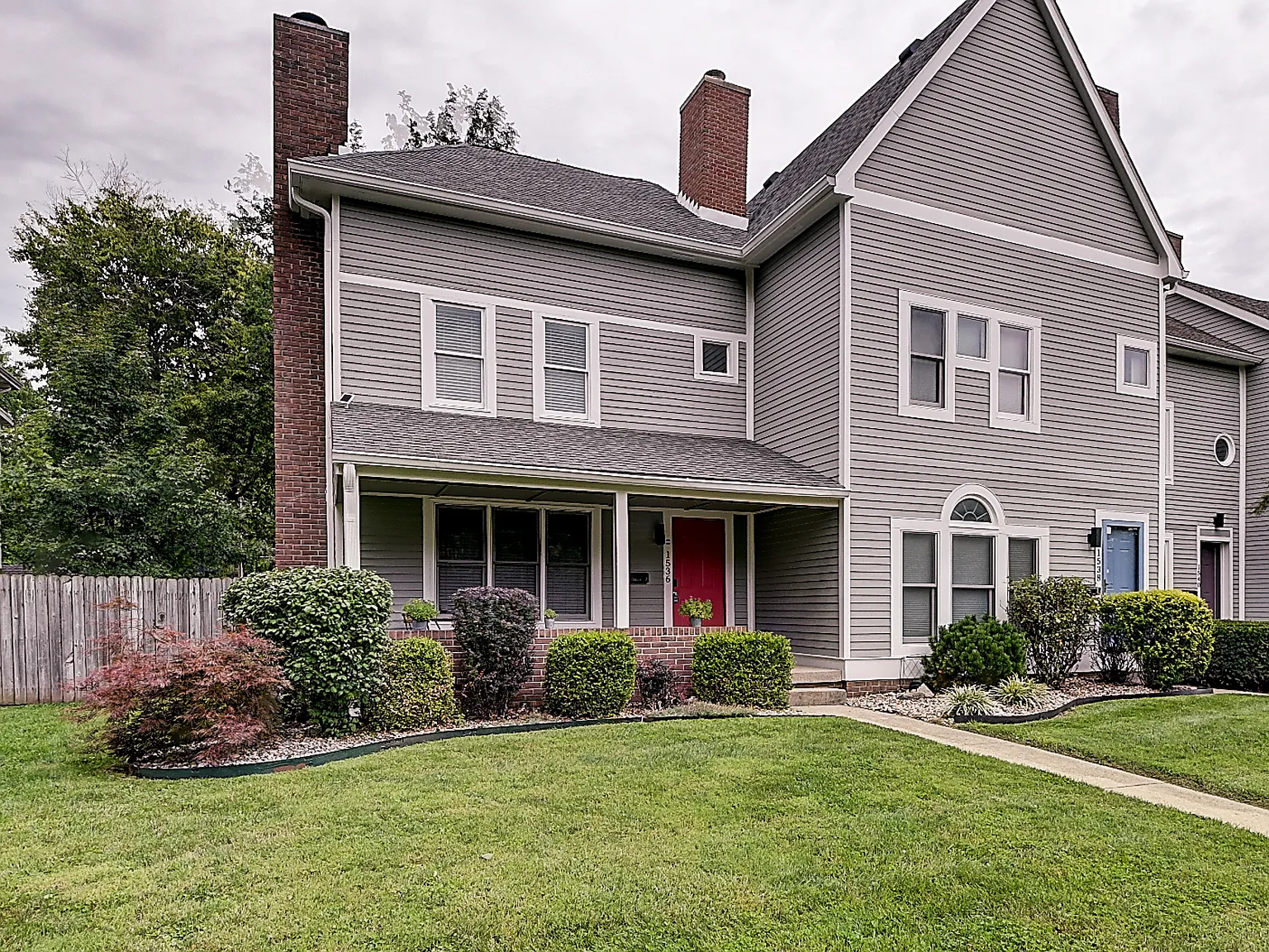 2 bed, 1.5 bath, 1120 sqft, $2,000 — Photo 2