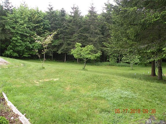 5th image of 227 227 Sholes Dr