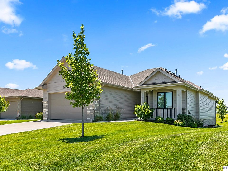 1st image of 1404 S 200 Avenue Cir