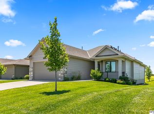 1404 S 200 Avenue Cir, Omaha, NE 68130