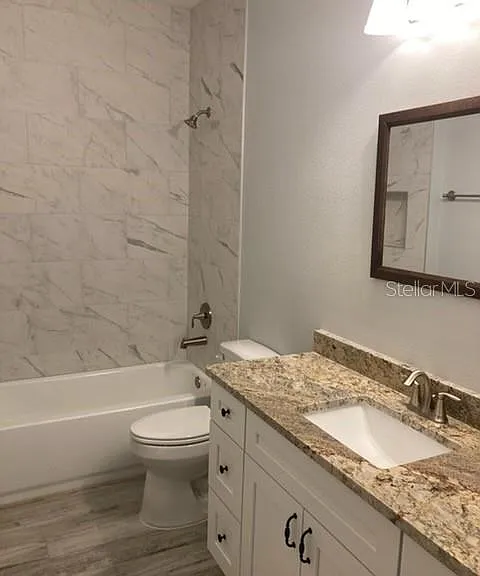 20 Eton Ln #A — Photo 3