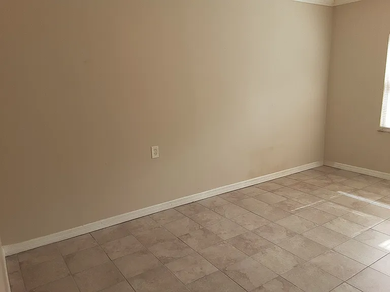 Hull St S — Photo 21