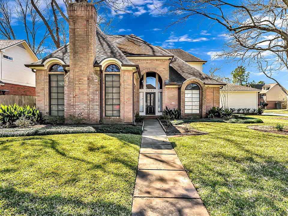 1st image of 1207 Pioneer Dr