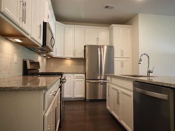 3rd image of 3984 Norton Pl
