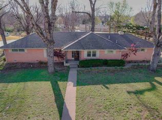 810 Sugar Maple Dr, Ponca City, OK 74604