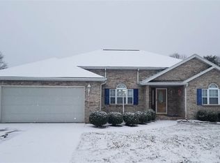 1653 Amanda Dr, Hurricane, WV 25526