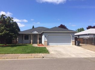 1381 Heather Ln, Central Pt, OR 97502