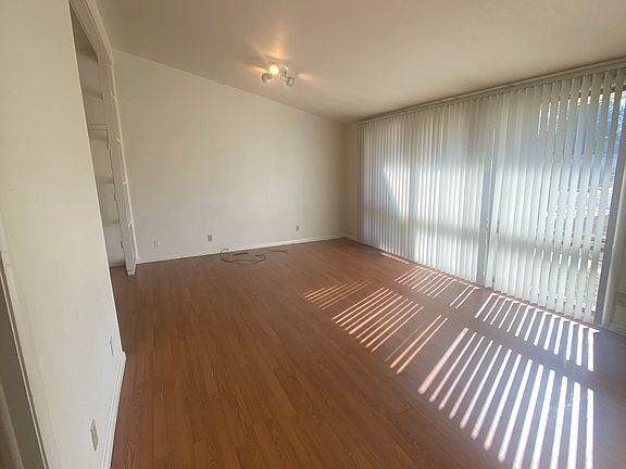 2nd image of 1212 Kingston Dr