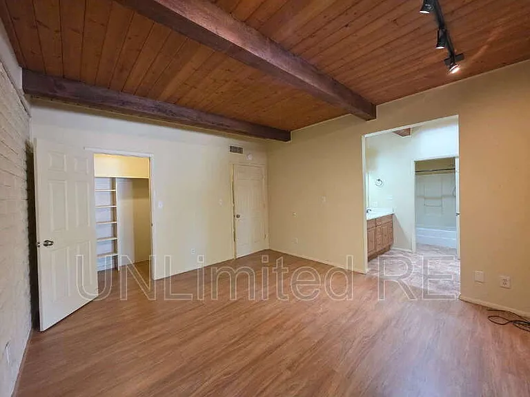 355 Canyon Diablo Rd — Photo 14