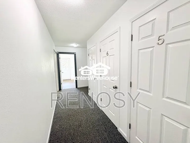 211 S Green St #1 — Photo 2