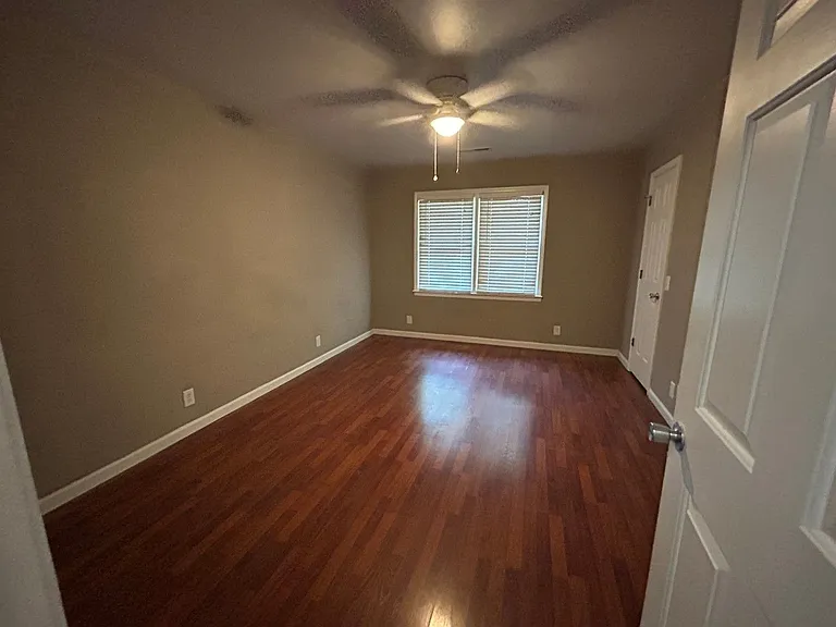 1310 Crowndale Dr — Photo 9
