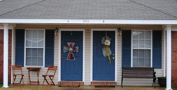 1st image of 509 Clearbrook Dr #B