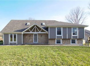 2701 Castle Dr, Independence, MO 64057