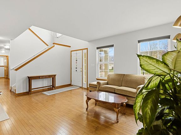 4th image of 2932 Shetland Ln