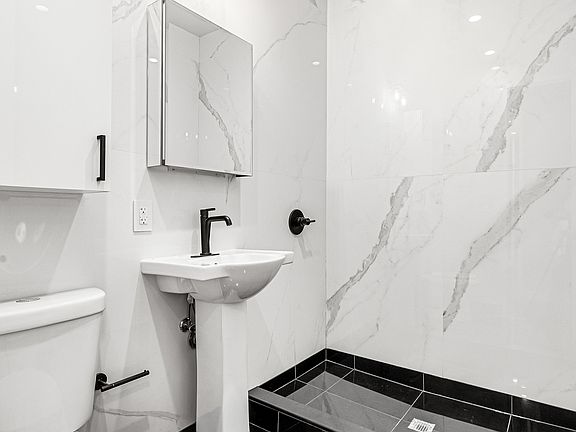 5th image of 58 2nd Ave #2B