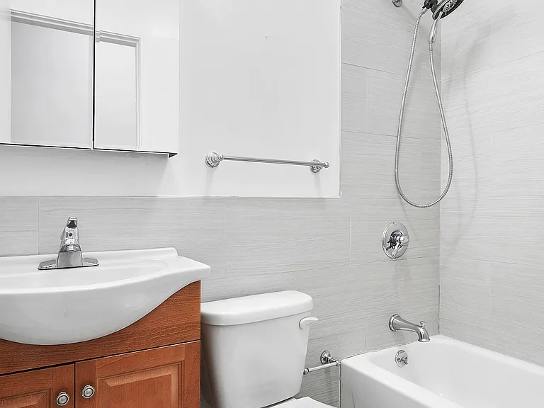 400 7th Ave #4R — Photo 7