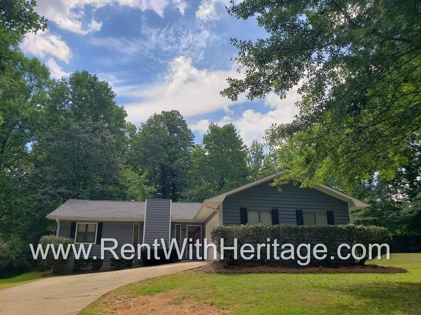 Wow!!..Gorgeous...Stepless Ranch...With All The Upgrades/ Great Location / Yard Maintenenace Incl... — Photo 3