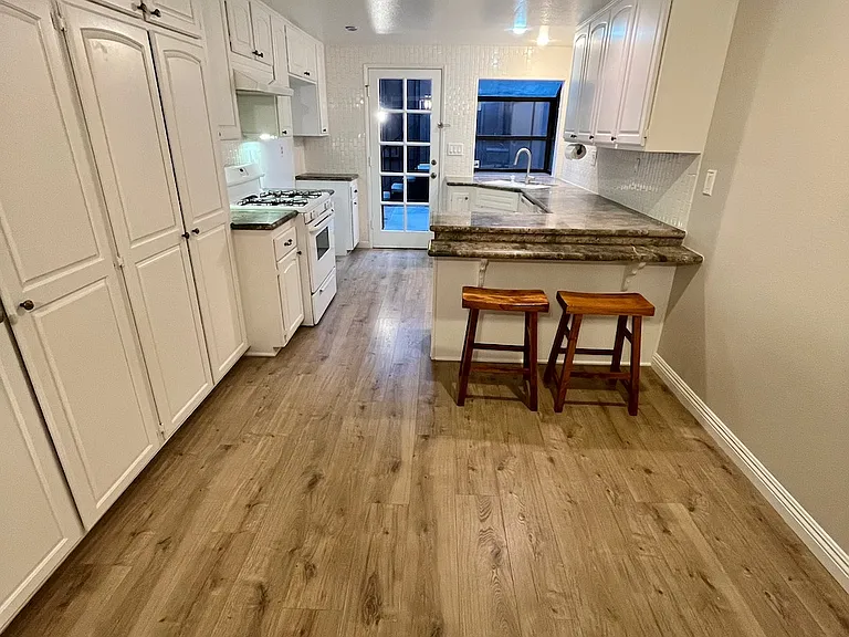 eating area, large pantry