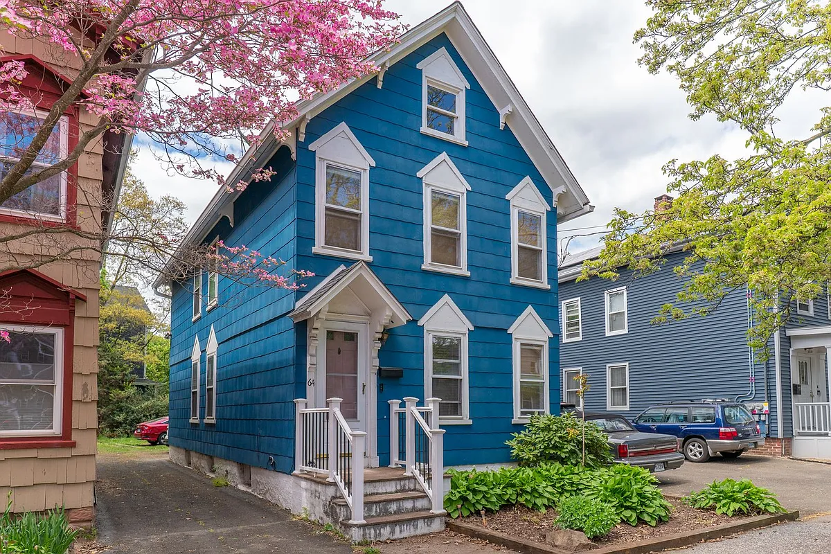 Building Photo - 64 Nicoll St