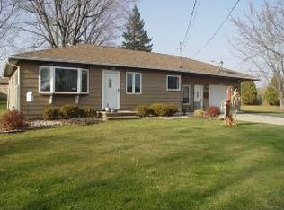 8397 Hickory Ave, Larsen, WI 54947
