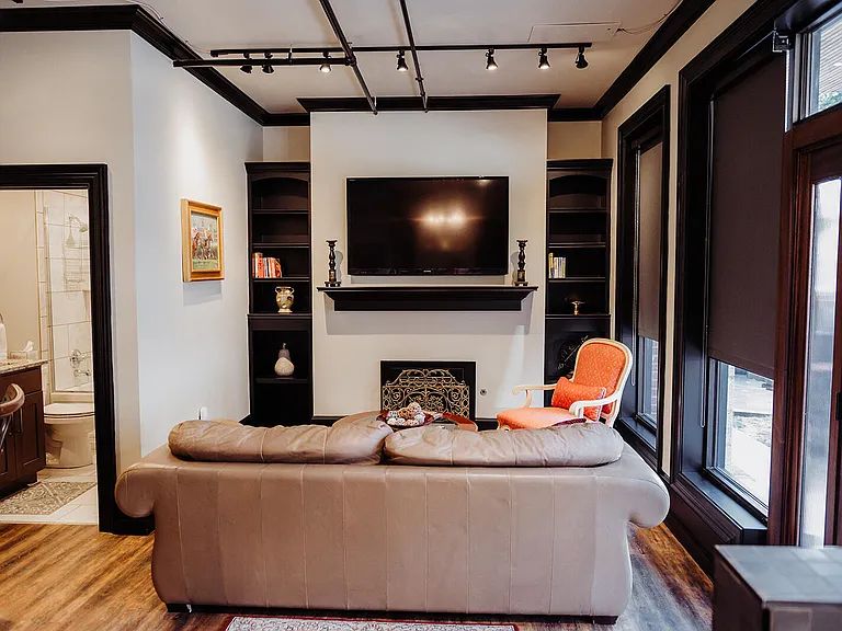 275 S Limestone St #135 — Photo 6