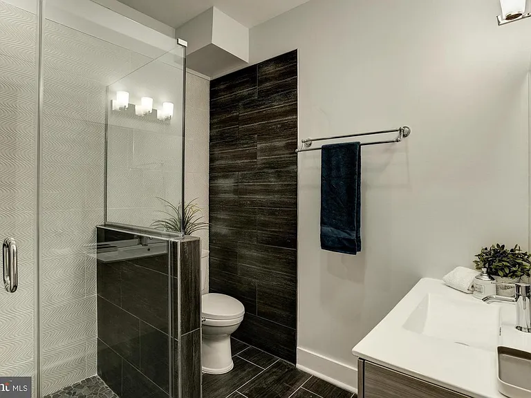 3015 Warder St NW #1 — Photo 3