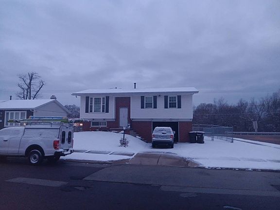 2nd image of 6219 N Randwick Rd