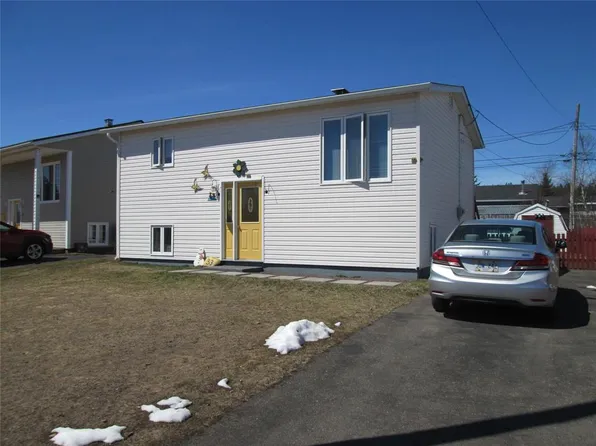 33 Lower Avenue, Bishop's Falls, NL A0H1C0